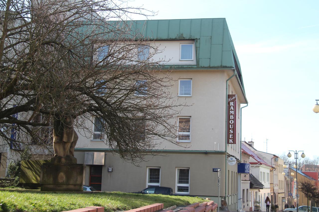 Hotel Rambousek Nové Město nad Metují Kültér fotó