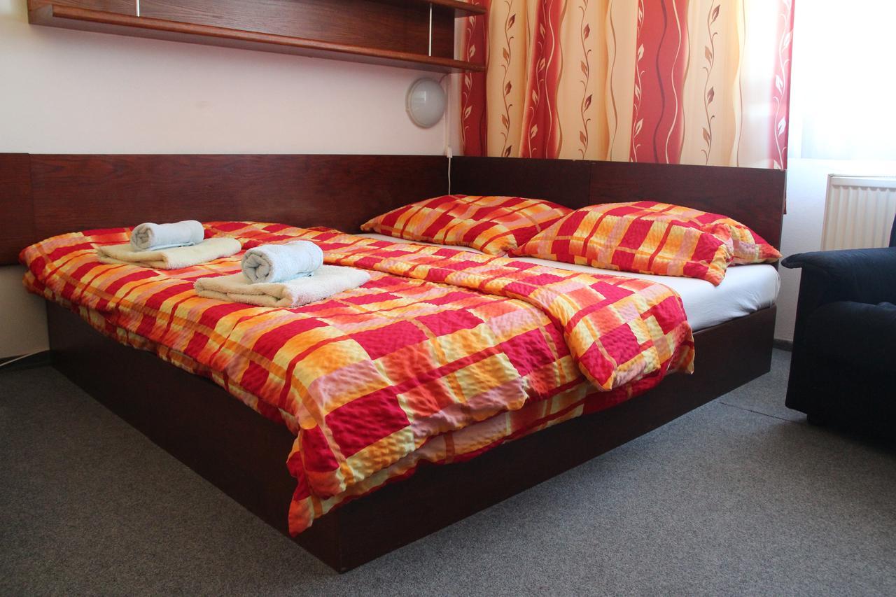 Hotel Rambousek Nové Město nad Metují Kültér fotó