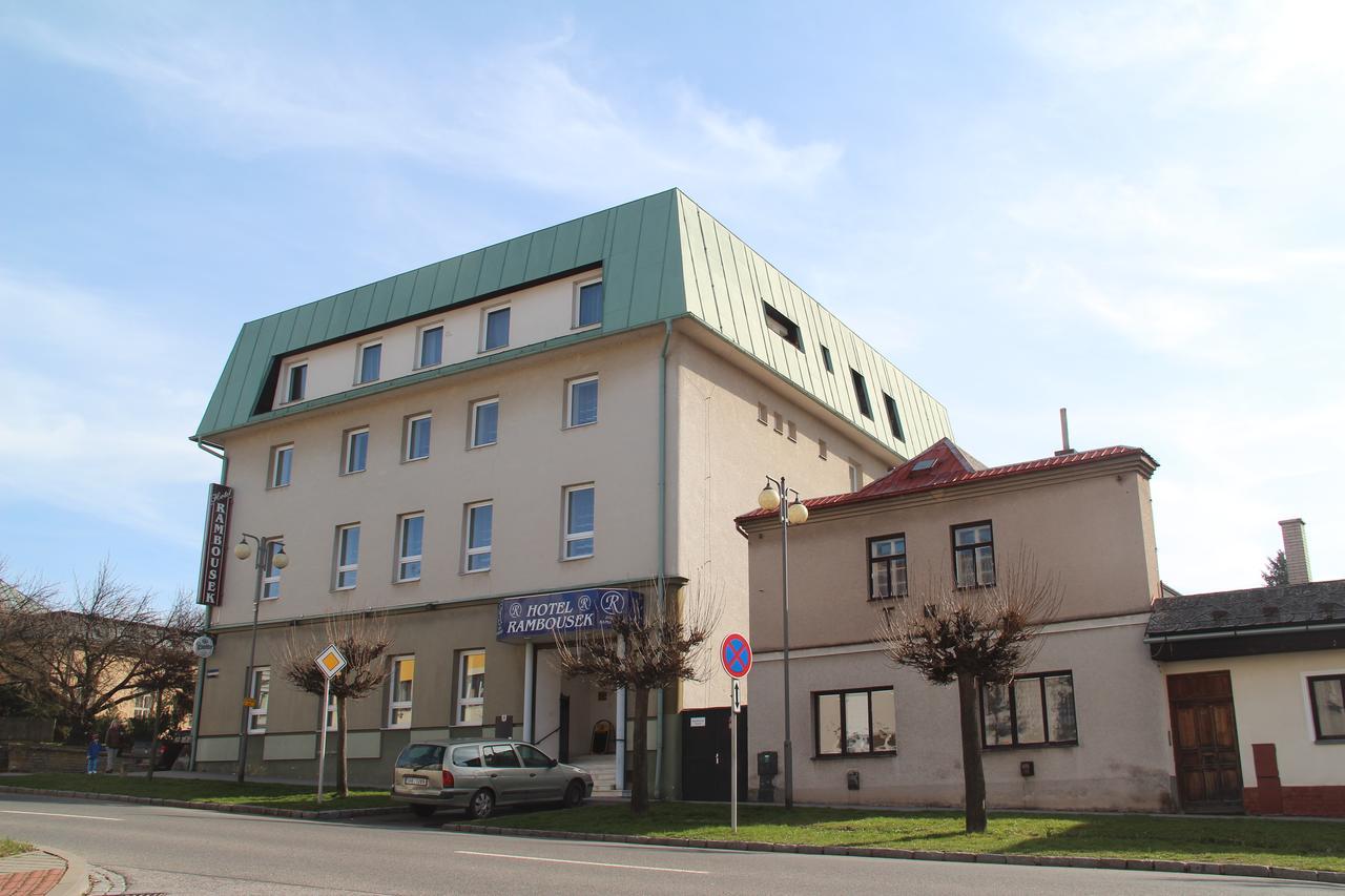 Hotel Rambousek Nové Město nad Metují Kültér fotó