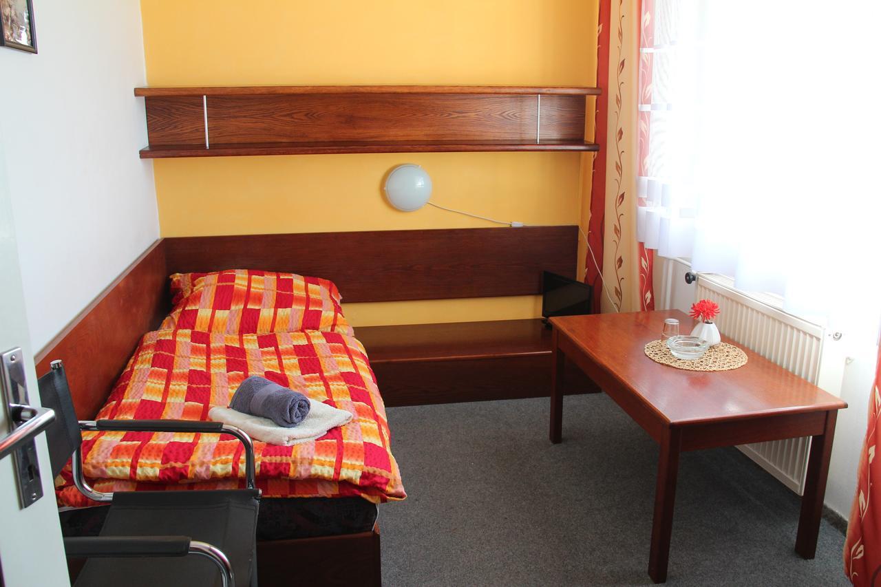 Hotel Rambousek Nové Město nad Metují Kültér fotó